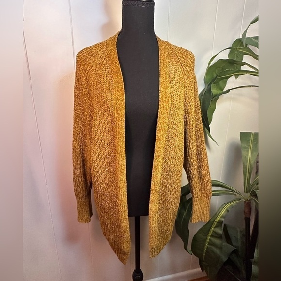 Arizona Mustard Yellow Women’s Size Small Chenille Long Sleeve Cardigan - Picture 4 of 8
